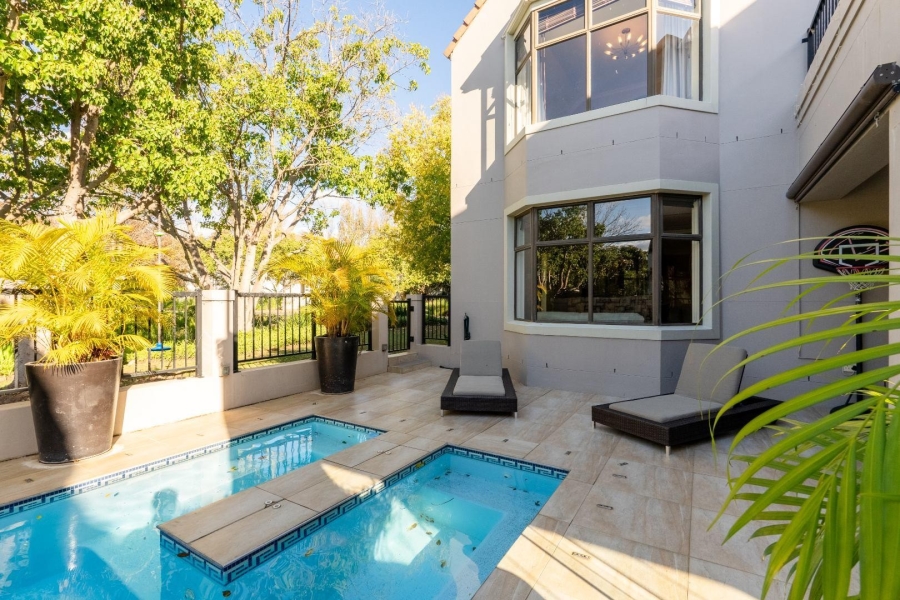 To Let 4 Bedroom Property for Rent in Boschenmeer Golf Country Estate Western Cape